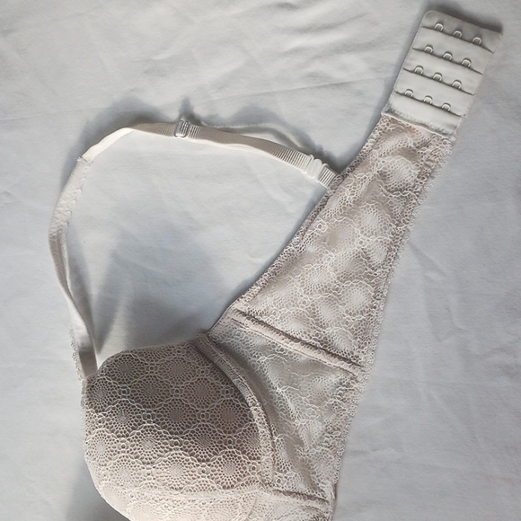VICTORIA SECRET BODY BY VICTORIA LINED DEMI BRA 34B - Picture 11 of 12